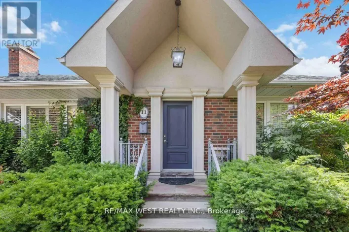 11 DUVAL DRIVE, Toronto