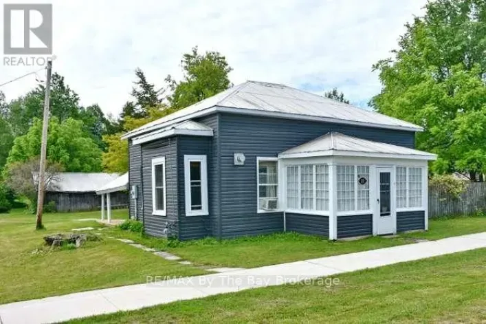 11 EDWARD STREET W, Clearview