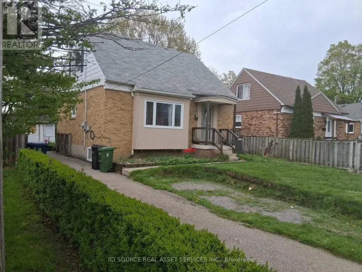 11 ELLINGTON DRIVE, Toronto