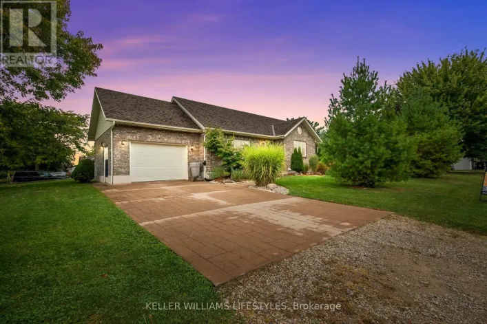 11 EUREKA STREET, Lambton Shores