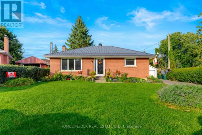 11 FAIRMONT PLACE, Brockville