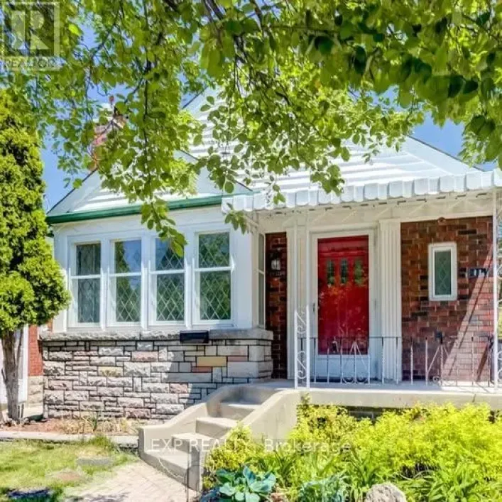 11 FAIRSIDE AVENUE, Toronto