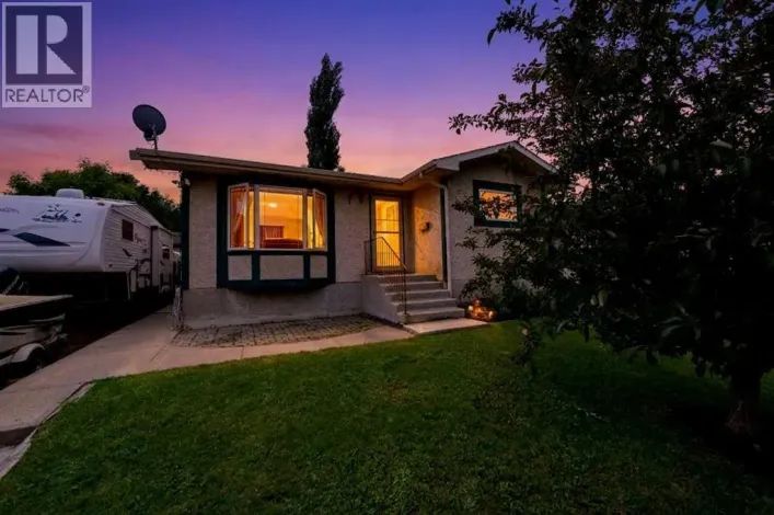 11 Greenham Drive, Red Deer