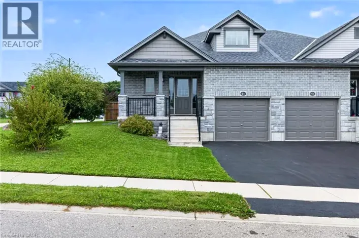 11 HACKBERRY Lane, Simcoe