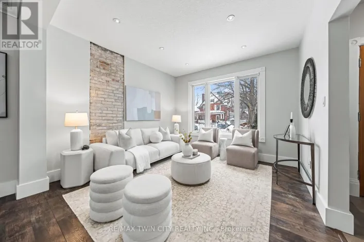 11 HEINS AVENUE, Kitchener