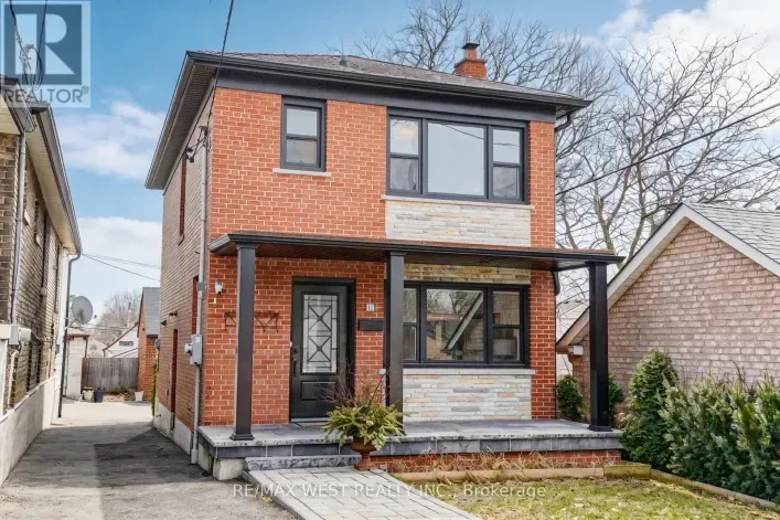 House for sale: 11 HELEN AVENUE, Toronto