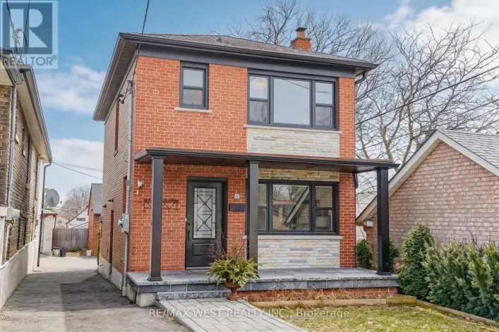 11 HELEN AVENUE, Toronto