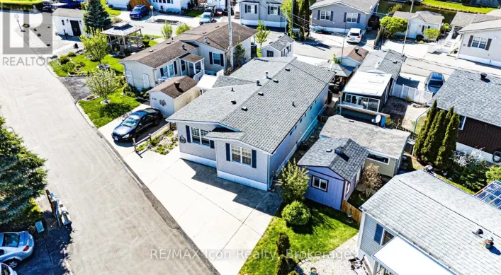 11 HEMLOCK CRESCENT, Puslinch
