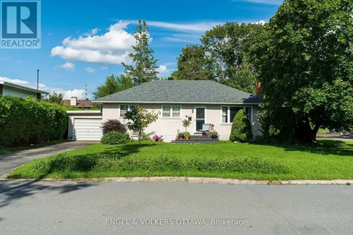 11 HILLIARD AVENUE, Ottawa