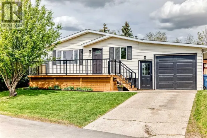 11 Huntstrom Place NE, Calgary