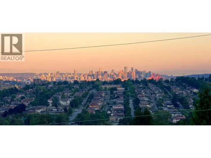 11 HYTHE AVENUE, Burnaby