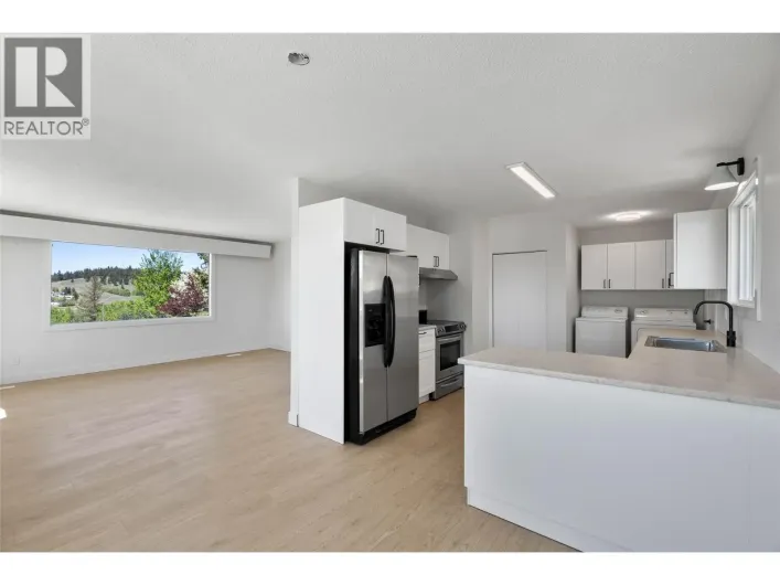 11 Jasper Drive, Logan Lake