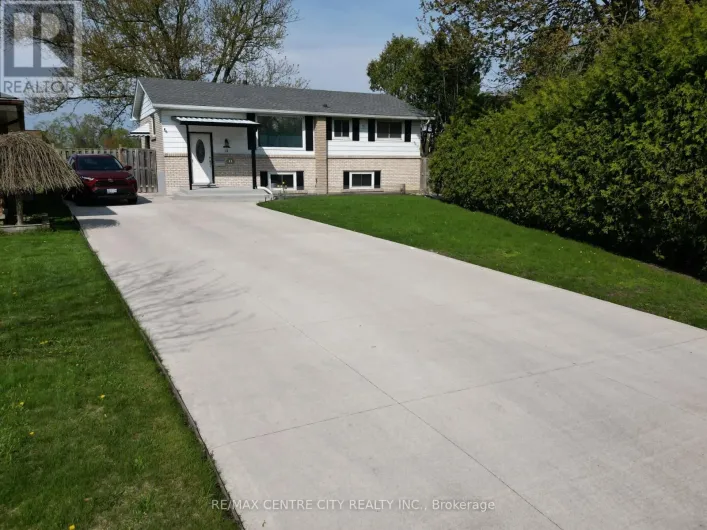 11 KENWOOD CRESCENT, London East
