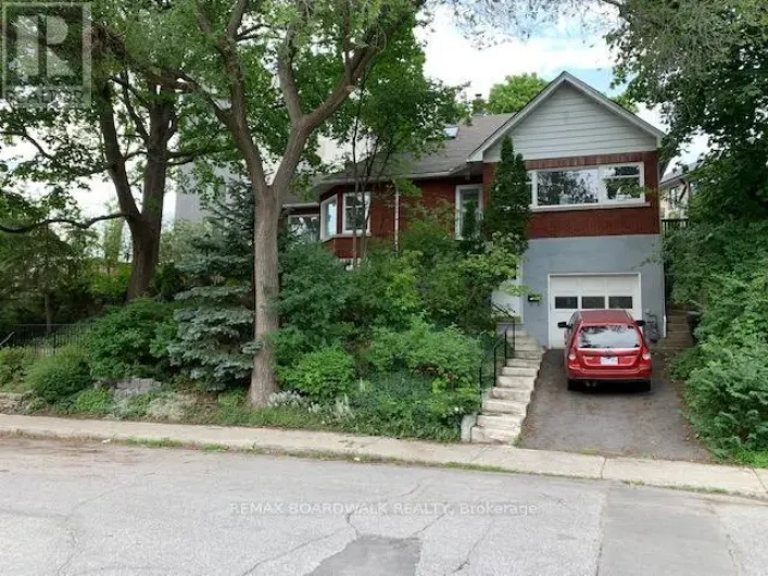 11 KIPPEWA DRIVE, Ottawa