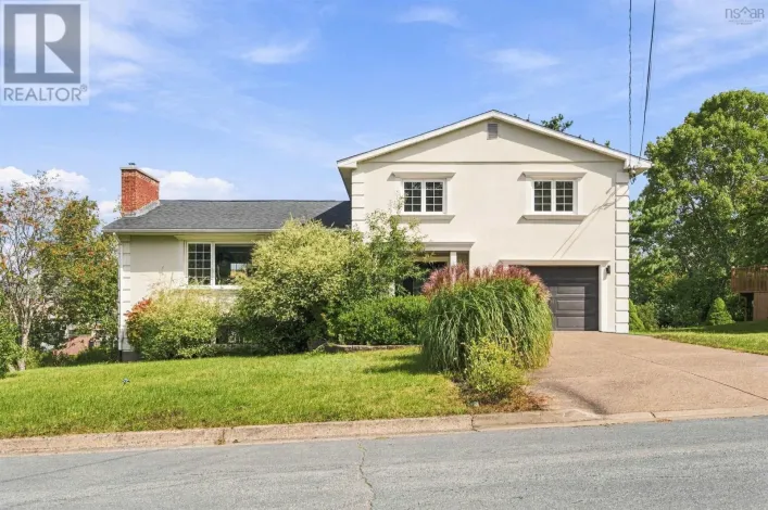 House for sale: 11 Laurentian Drive, Halifax