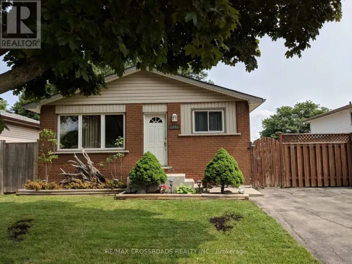 11 LAWNHURST DRIVE, Hamilton