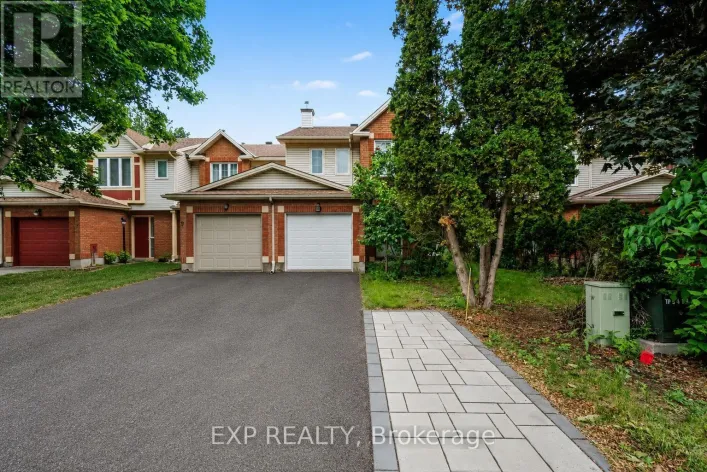11 LONGSHIRE CIRCLE, Ottawa