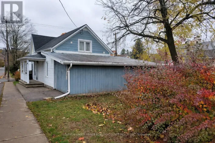 11 LOW STREET, Prince Edward County