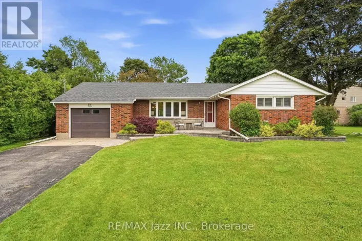 11 LYNWOOD AVENUE, Clarington