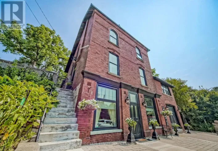 11 MAIN STREET S, Milton