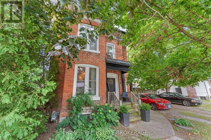 11 MAPLE STREET W, Aylmer