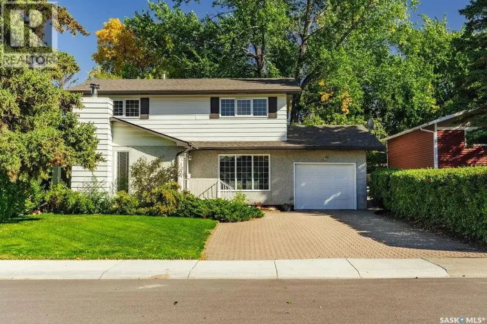 House for sale: 11 Moxon CRESCENT, Saskatoon