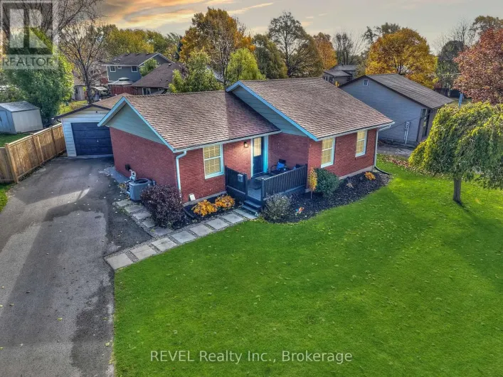 11 NEWLEAF CRESCENT, Welland