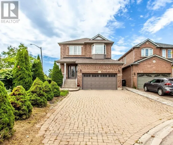 11 OAK GARDENS COURT, Brampton