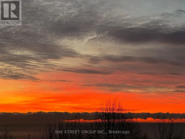 11 REDLAND CRESCENT W, Toronto