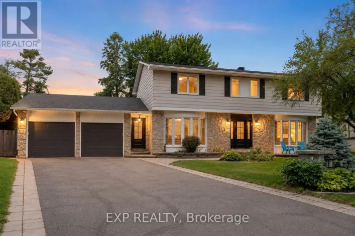 11 ROBERTA CRESCENT, Ottawa