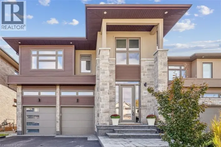 11 SECINARO Avenue, Ancaster