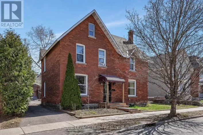 11 SHERBROOKE AVENUE, Ottawa