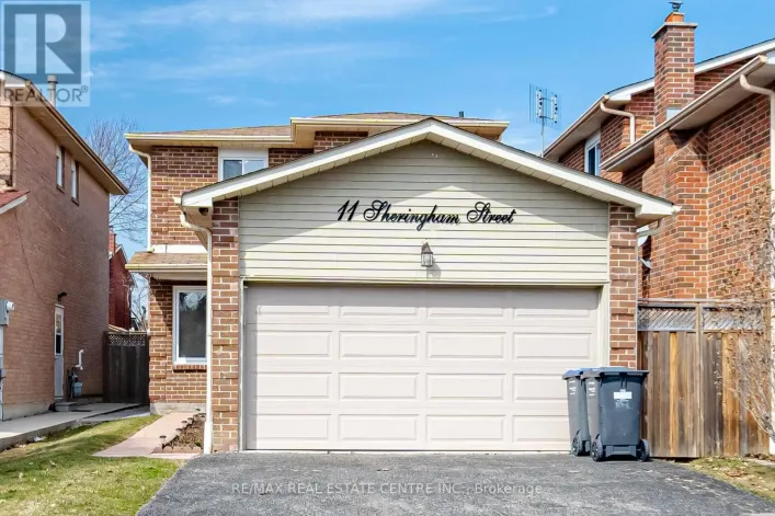 House for sale: 11 SHERINGHAM STREET, Brampton