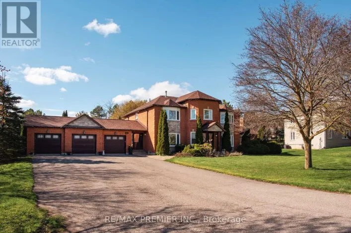 11 SLEEPY HOLLOW LANE, Whitchurch-Stouffville
