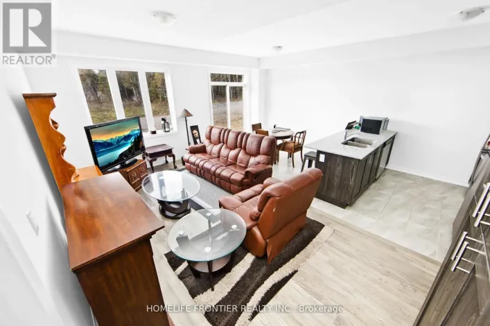 11 SPRUCESIDE DRIVE, Kawartha Lakes