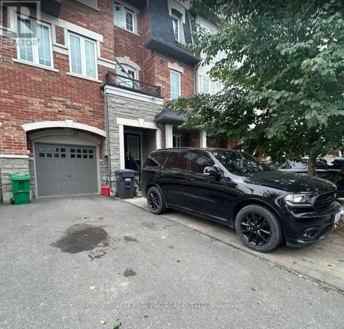 Row / Townhouse for rent: 11 SPRUCEWOOD ROAD, Brampton