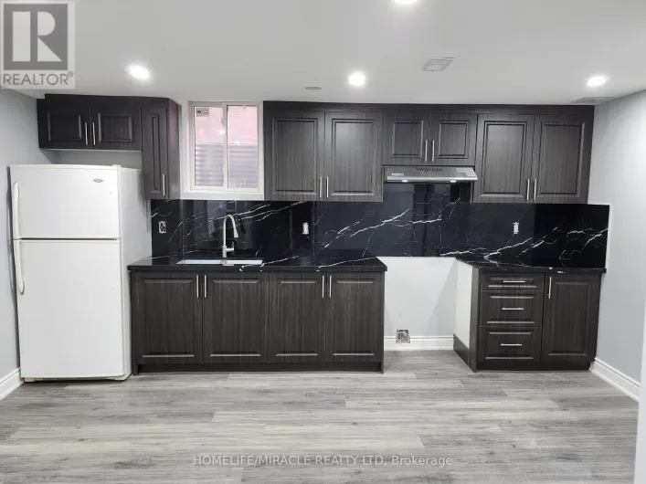 11 STREAMLINE DRIVE, Brampton