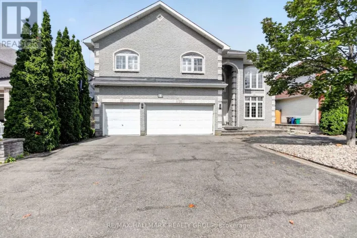 11 TAJ COURT, Ottawa