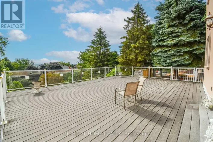 11 THACKERAY CRESCENT, Barrie