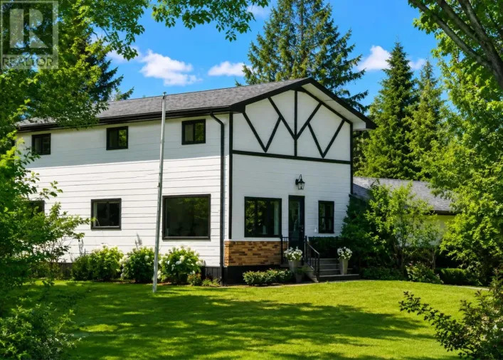 11 Theker ST, Stratton