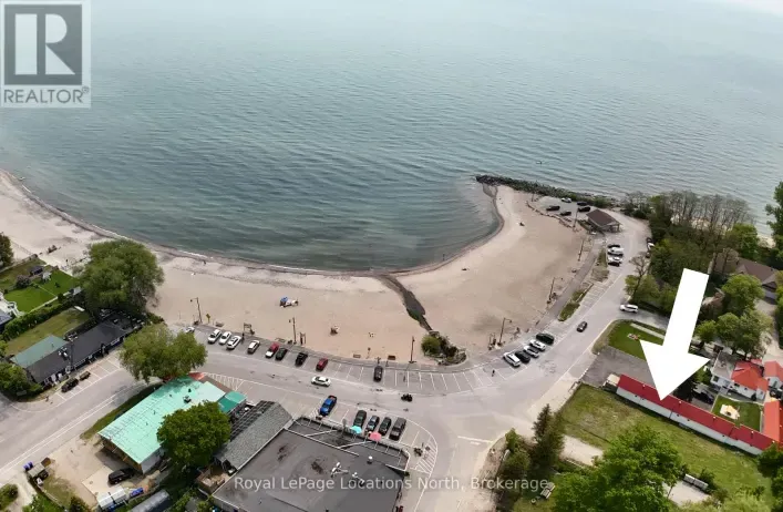 11 TINY BEACHES ROAD N, Tiny