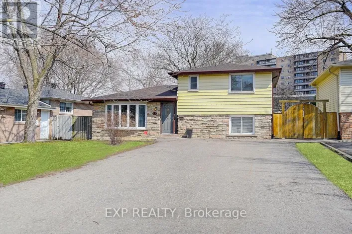 11 TULLAMORE ROAD, Brampton