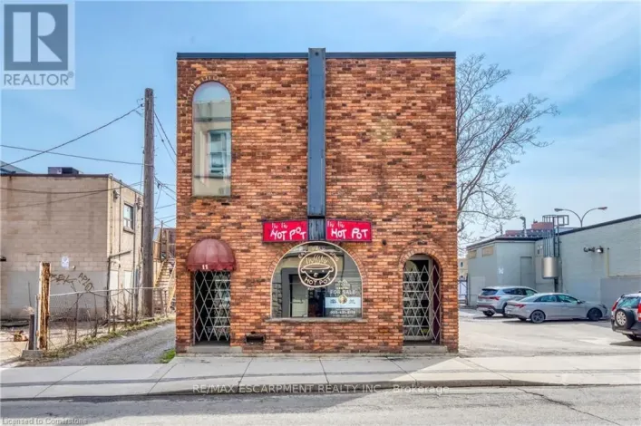11 WALNUT STREET S, Hamilton