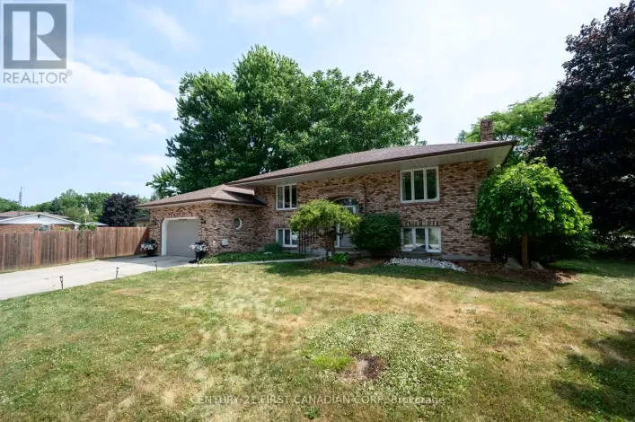 House for sale: 11 WATER STREET, Lambton Shores