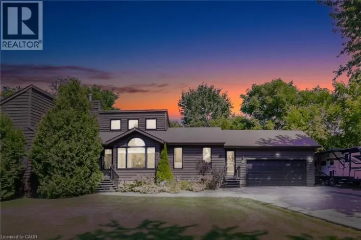 11 WENEIL Drive, Freelton