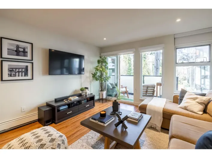 110 1850 E SOUTHMERE CRESCENT, Surrey