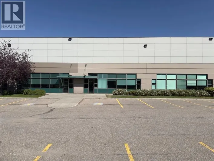 110, 2730 39 Avenue NE, Calgary