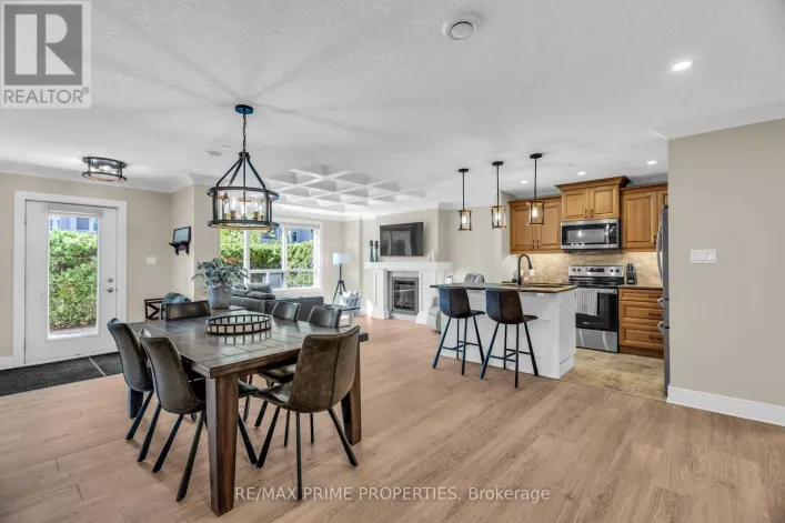 110 - 320 SUGARCREEK TRAIL S, London North