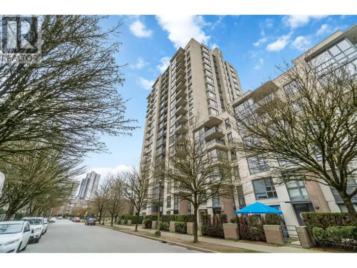 110 3588 CROWLEY DRIVE, Vancouver