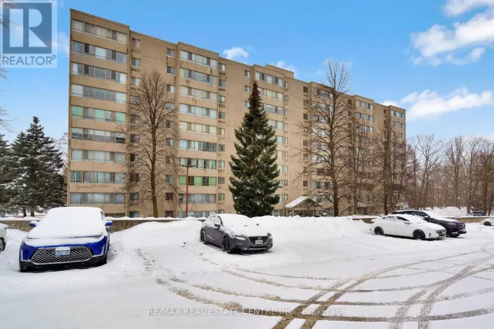 110 - 570 PROUDFOOT LANE, London North